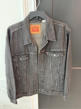 Levi's Unisex Black Washed Denim Jacket